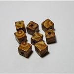 Dřevěné korálky - kostka - 10ks - K4102